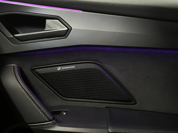 CUPRA Leon (2024) — foto 14 van 22