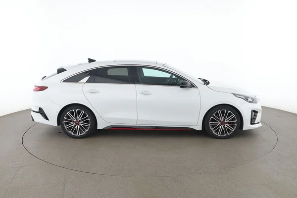 Kia pro_cee'd (2021) — foto 13 van 16