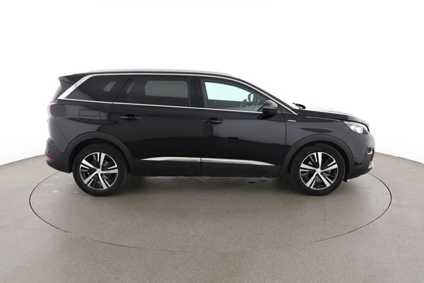 Peugeot 5008 (2020) — foto 13 van 16