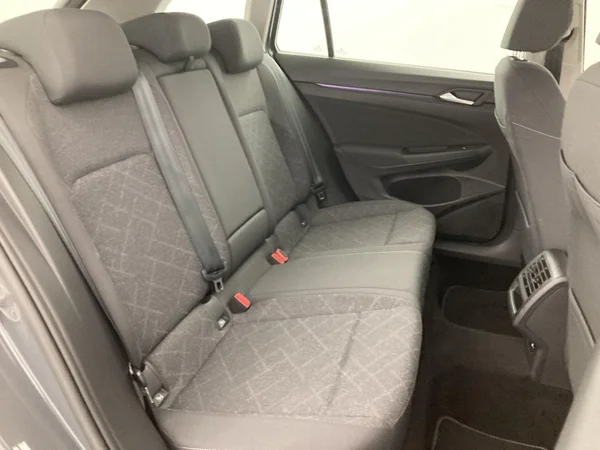 VOLKSWAGEN Golf Variant VIII (2021) — foto 16 van 36