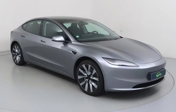 Tesla Model 3 (2025) — foto 28 van 30