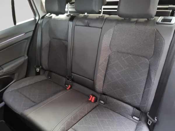 VOLKSWAGEN Golf VIII SW (2024) — foto 10 van 23