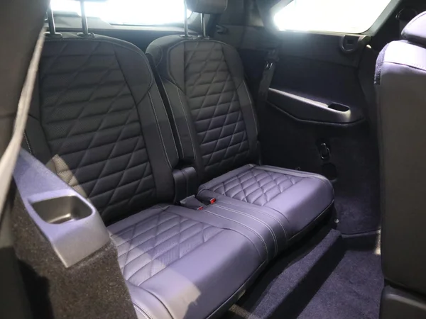 Peugeot e-5008 (2026) — foto 4 van 20