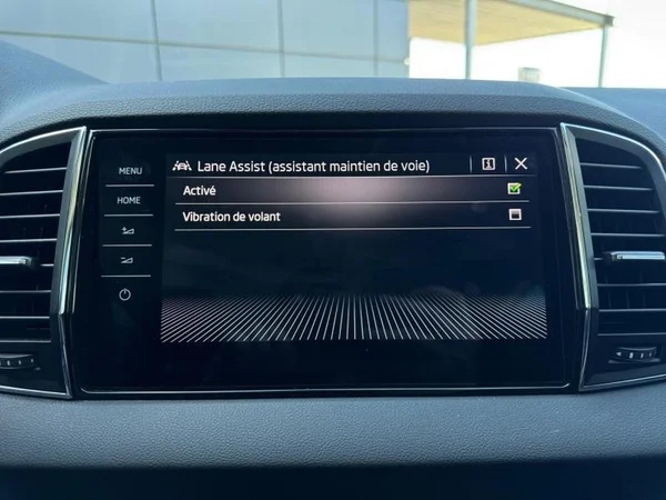SKODA Karoq Dsl (2023) — foto 17 van 32