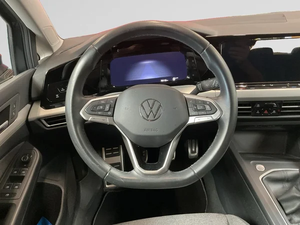 VOLKSWAGEN Golf VIII SW (2024) — foto 4 van 22