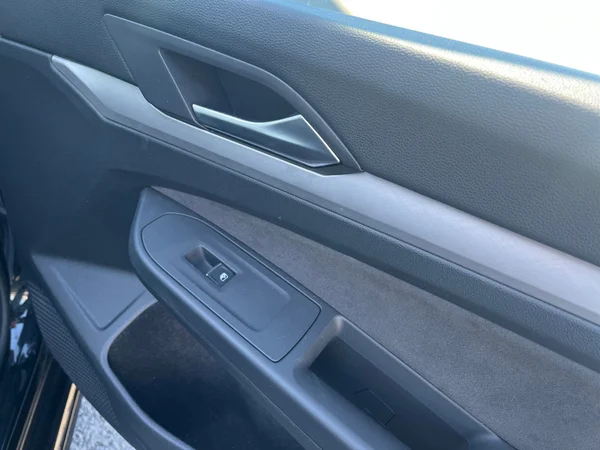 VOLKSWAGEN Golf VIII SW (2024) — foto 20 van 24