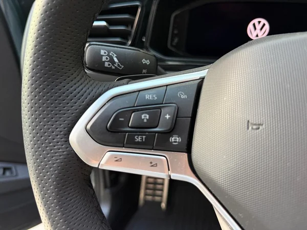 VOLKSWAGEN T-Roc (2026) — foto 3 van 16