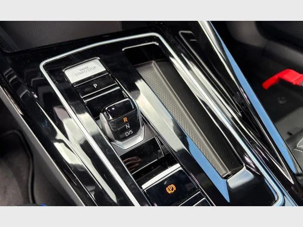 VOLKSWAGEN GOLF (2026) — foto 13 van 23