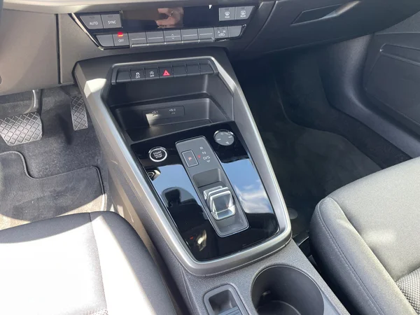 AUDI A3 Sportback (2024) — foto 4 van 19