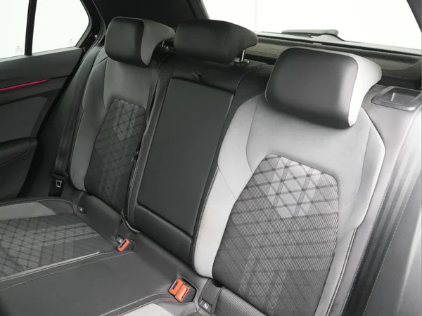 VOLKSWAGEN Golf VIII (2022) — foto 21 van 31
