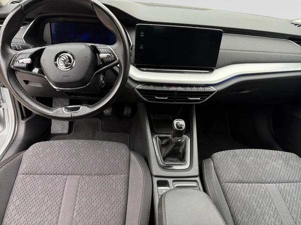SKODA Octavia Combi (2021) — foto 3 van 24