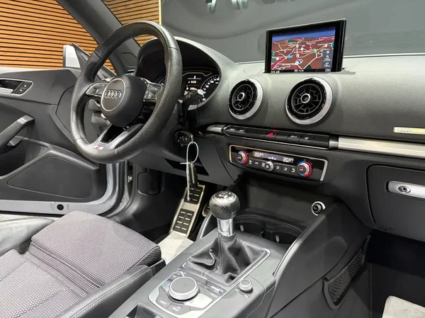 Audi A3 (2017) — foto 8 van 28