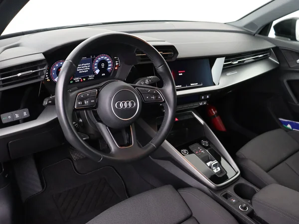 AUDI A3 Sportback (2024) — foto 16 van 16