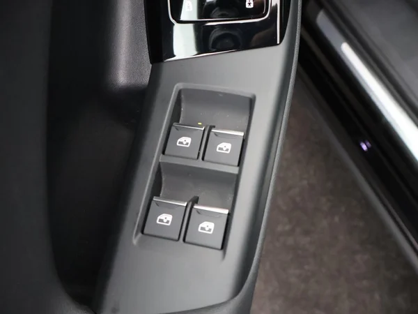 AUDI Q6 e-tron (2026) — foto 22 van 29
