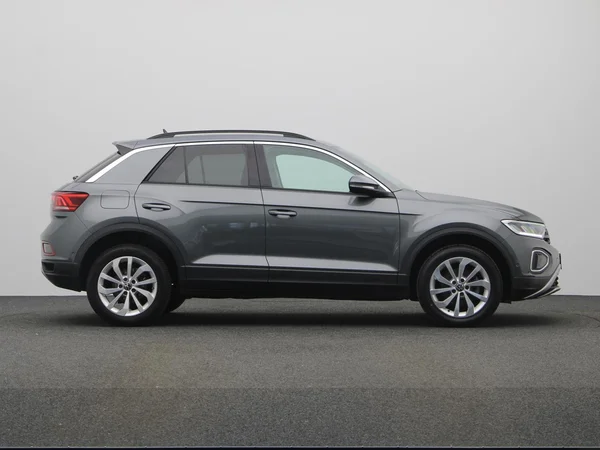 VOLKSWAGEN T-Roc (2023) — foto 17 van 19