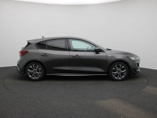 Ford Focus (2022) — foto 36 van 39