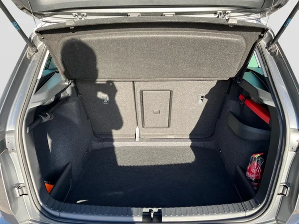 SKODA Karoq (2023) — foto 4 van 16