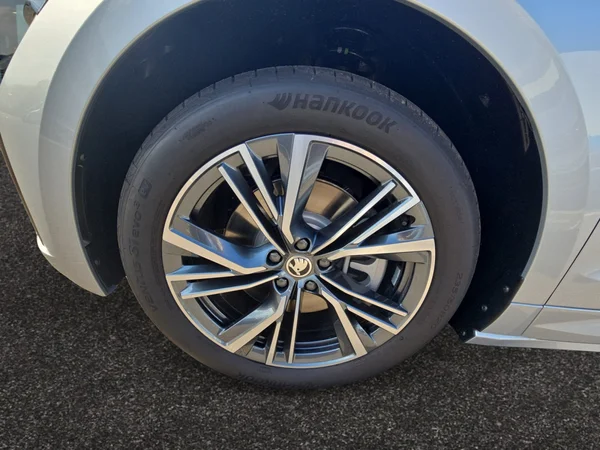 SKODA Enyaq Coupé (2025) — foto 24 van 24