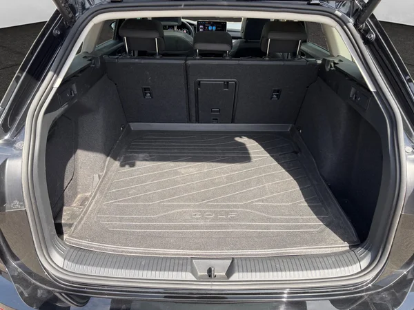 VOLKSWAGEN Golf VIII SW (2025) — foto 6 van 14