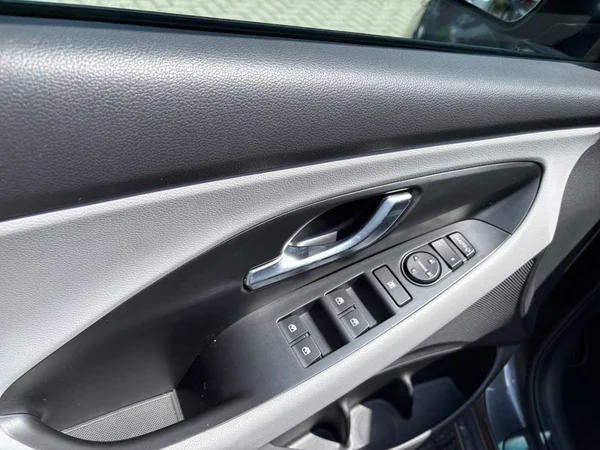 HYUNDAI i30 Fastback (2020) — foto 7 van 24