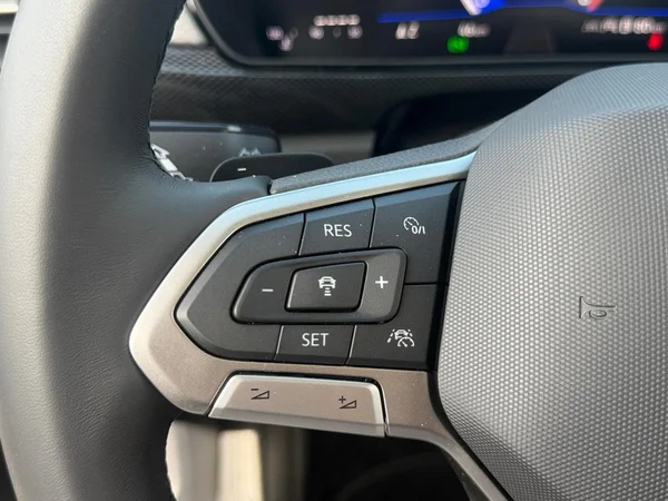 VOLKSWAGEN T-Cross (2025) — foto 2 van 19