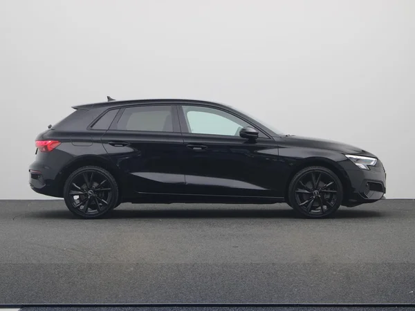 AUDI A3 Sportback (2024) — foto 18 van 20