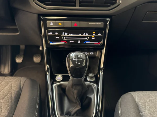 VOLKSWAGEN T-Cross (2025) — foto 4 van 20