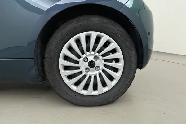 Fiat E-500 (2023) — foto 13 van 16