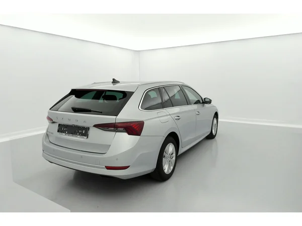SKODA Octavia Combi (2022) — foto 31 van 36