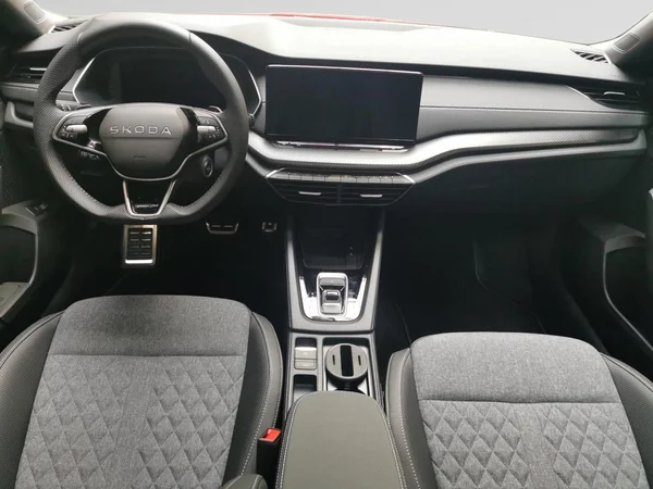 SKODA Octavia SW (2025) — foto 2 van 23