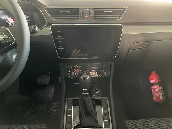 SKODA Superb Combi (2024) — foto 22 van 24