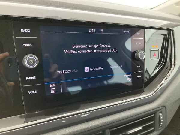 VOLKSWAGEN Polo (2020) — foto 5 van 35