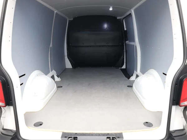 VOLKSWAGEN Transporter T6.1 1000 Fou Lwb Dsl (2024) — foto 15 van 16
