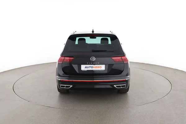 Volkswagen Tiguan (2021) — foto 11 van 16