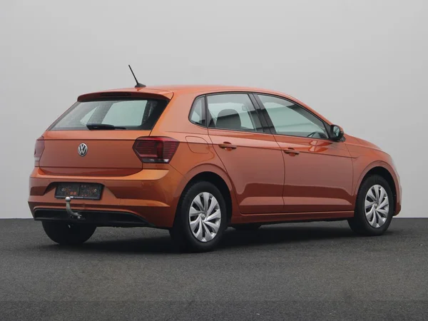 VOLKSWAGEN Polo (2018) — foto 12 van 19