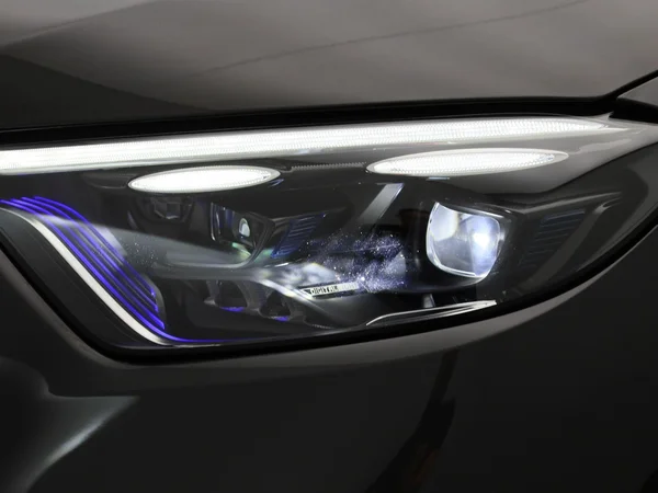 Mercedes-Benz GLC (2025) — foto 6 van 52