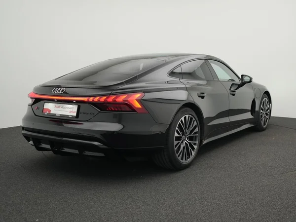 AUDI S e-tron GT (2024) — foto 31 van 35