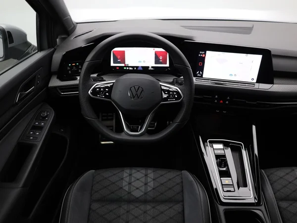 VOLKSWAGEN Golf VIII SW (2024) — foto 5 van 22