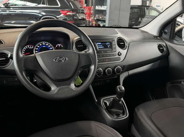 Hyundai i10 (2020) — foto 11 van 12