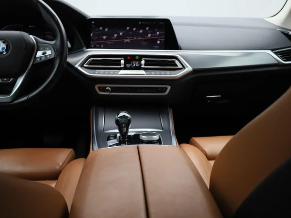 BMW X5 (2020) — foto 2 van 45
