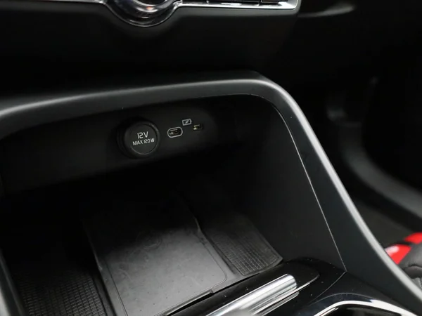 Volvo XC40 (2023) — foto 15 van 41