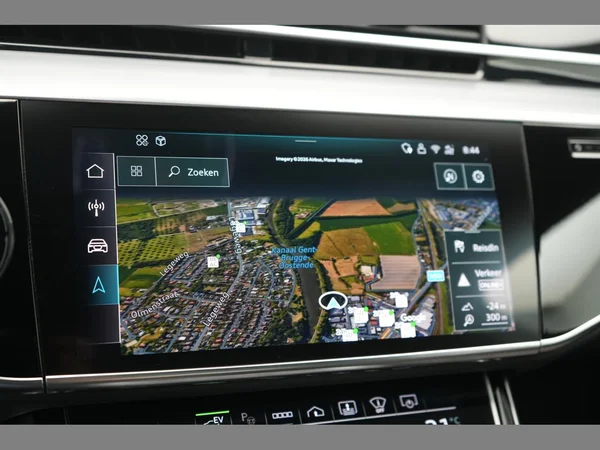 AUDI A8 Long PHEV (2024) — foto 15 van 53