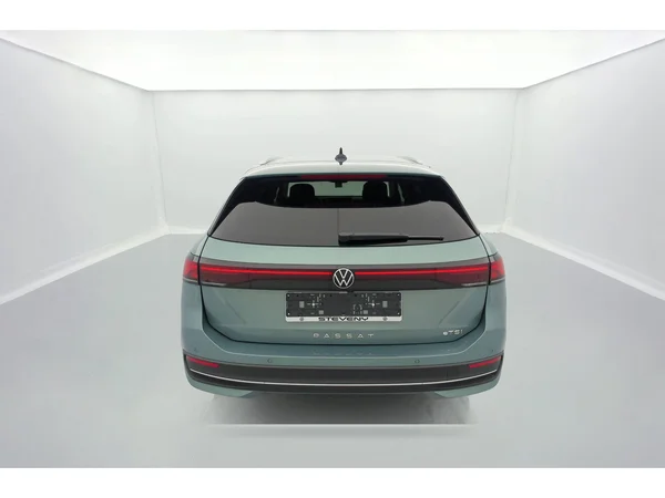 VOLKSWAGEN Passat SW (2025) — foto 33 van 36