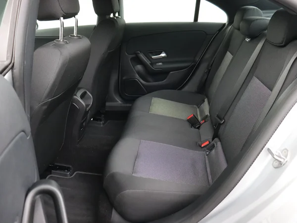 MERCEDES CLA 180 (2020) — foto 5 van 27