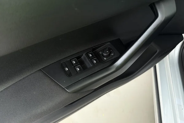 Volkswagen Taigo (2025) — foto 8 van 17