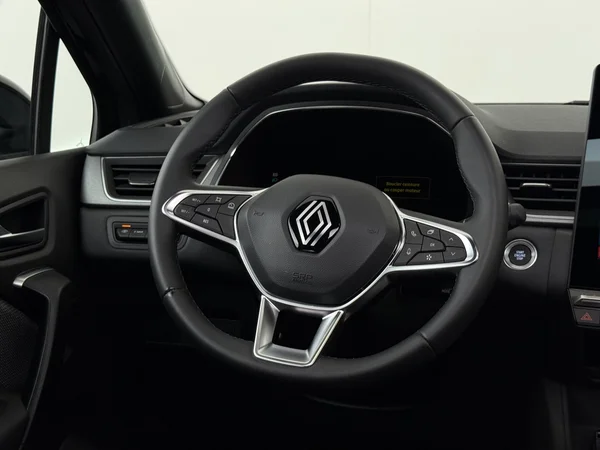 RENAULT Captur (2024) — foto 14 van 28