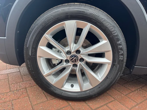 VOLKSWAGEN T-Cross (2025) — foto 13 van 20
