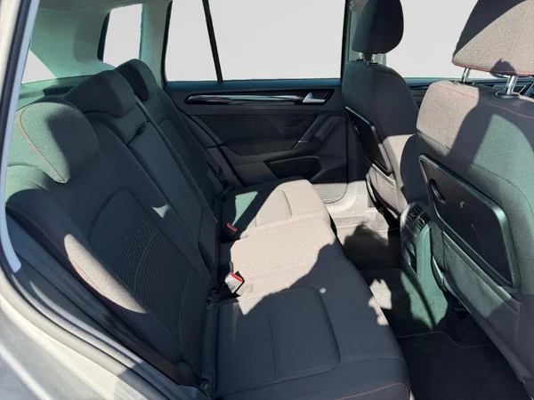 VOLKSWAGEN Golf Sportsvan (2017) — foto 10 van 20