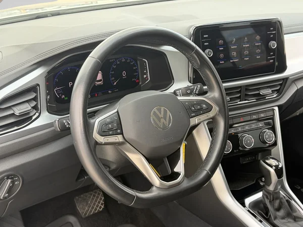 VOLKSWAGEN T-Roc (2022) — foto 19 van 20