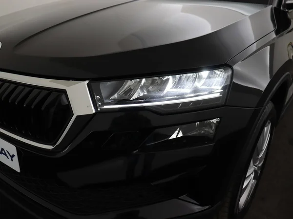 SKODA Karoq (2025) — foto 8 van 18